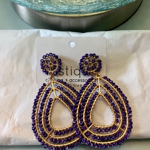 Gorgeous Vestique Earrings. NWT. - Picture 3 of 3